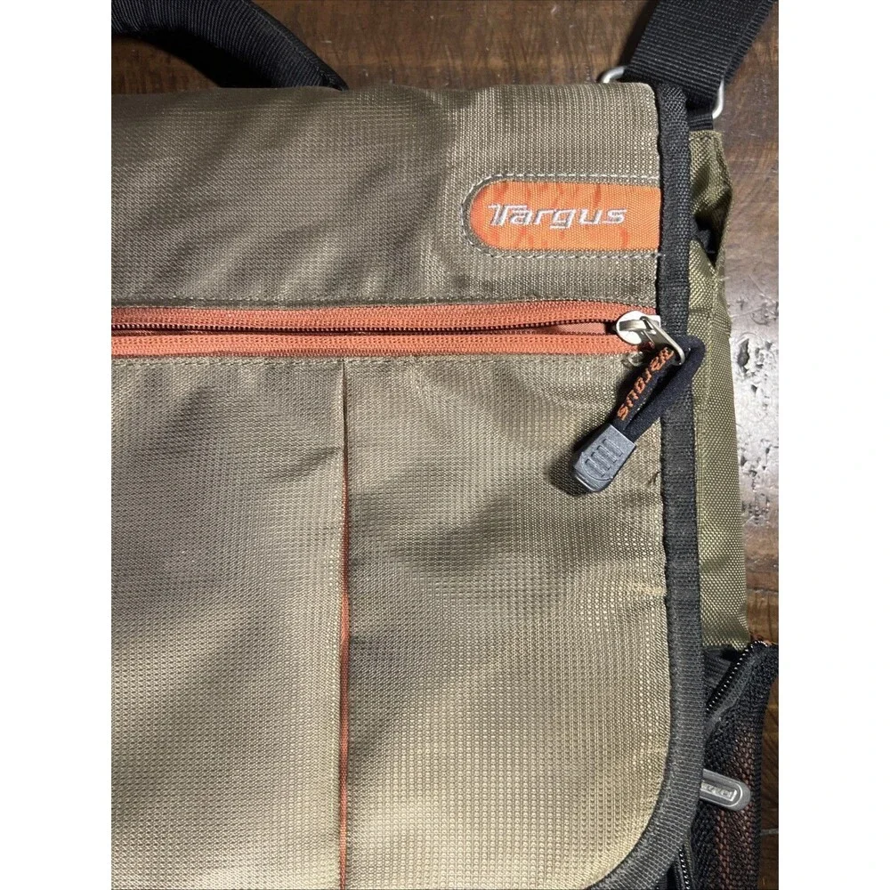 TARGUS Laptop Messenger Top Load Padded Laptop Carrying Case Bag  15”